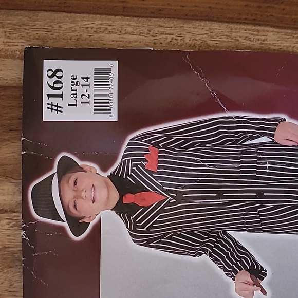 Halloween Costume - Picture 2 of 8